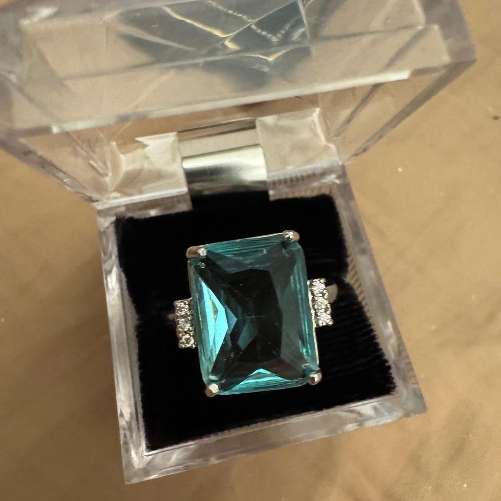 Elegant Blue Gemstone Ring